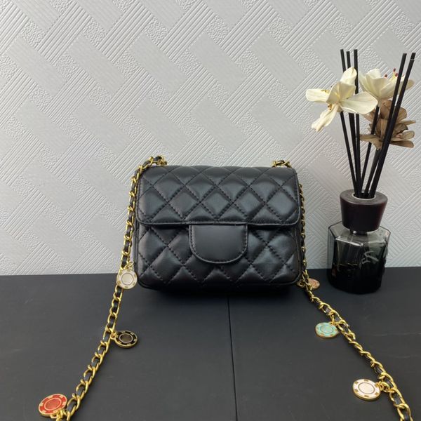 16/19cm designer badge coins chain crossbody bags classic lambskin diamond quilted vintage metal turnbuckle shoulder multi pochette handbags
16/19cm designer badge coins chain crossbody bags classic lambskin diamond quilted vintage metal turnbuckle shoulder multi pochette handbags