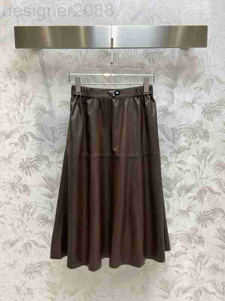 skirts designer spring and autumn new classic triangle simulation leather skirt high waist a-shaped x71b, Black
skirts designer spring and autumn new classic triangle simulation leather skirt high waist a-shaped x71b, Black