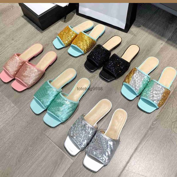 2022 luxury designer slipper women sandals quality fashion super classic casual square head sequins sandy flip flops size 35-42, Black
2022 luxury designer slipper women sandals quality fashion super classic casual square head sequins sandy flip flops size 35-42, Black