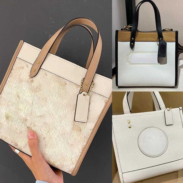 shoulder bags 2022 designer new carriage field portable dempsey tote milk tea color single messenger female
shoulder bags 2022 designer new carriage field portable dempsey tote milk tea color single messenger female