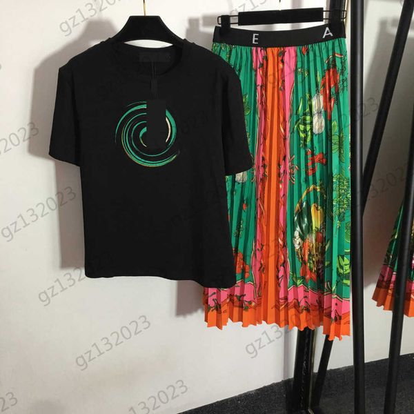 designer two piece set dress lettering logo embroidery round neck short sleeve tshirts green vegetable high-waisted pleated short skirt wome, White
designer two piece set dress lettering logo embroidery round neck short sleeve tshirts green vegetable high-waisted pleated short skirt wome, White