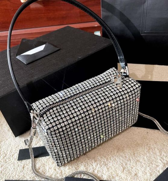 tier quality diamond wang women shoulder bag 2022 new crystal handbags fashion underarm purses luxury totes bling leather classic shiny hand, Red;black
tier quality diamond wang women shoulder bag 2022 new crystal handbags fashion underarm purses luxury totes bling leather classic shiny hand, Red;black