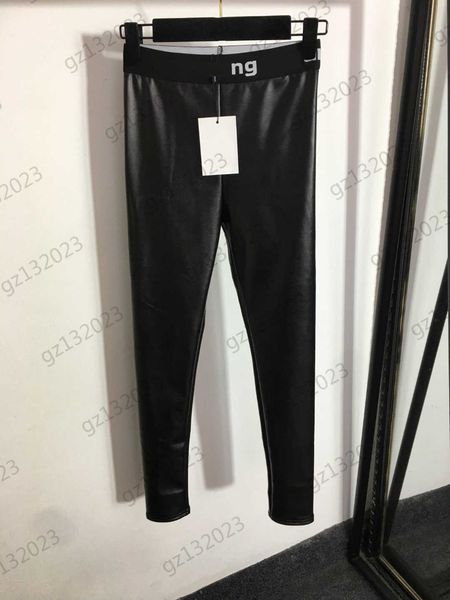 women pants contrasting color letter embroidery webbing elastic waist capris leggings pu material plus velvet warm pants autumn winter women, Black;white
women pants contrasting color letter embroidery webbing elastic waist capris leggings pu material plus velvet warm pants autumn winter women, Black;white