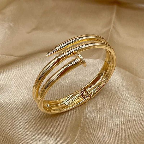 5fwq designer new electroplating 18k nail head bracelet female exaggerated spring opening card home, Black
5fwq designer new electroplating 18k nail head bracelet female exaggerated spring opening card home, Black