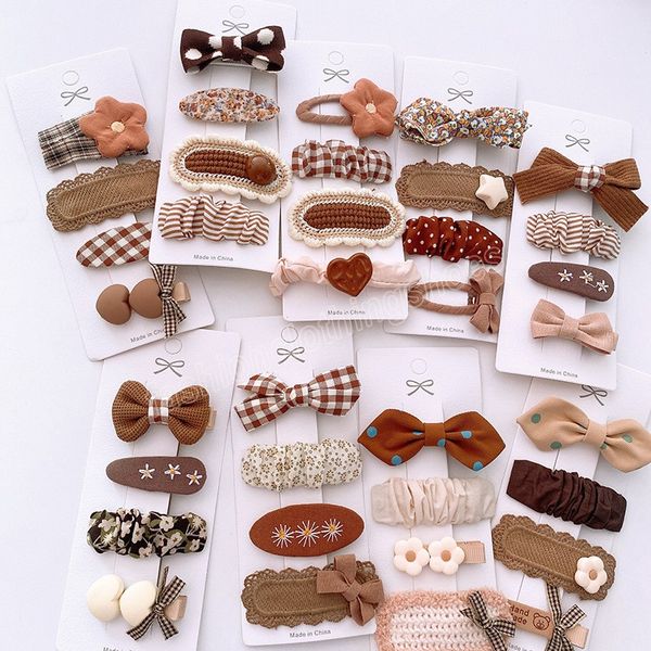 4pcs/set chocolate color hair clips for girls hairpins bowknot knit kids headwear plaid dots printed barrettes hair accessories, Slivery;white
4pcs/set chocolate color hair clips for girls hairpins bowknot knit kids headwear plaid dots printed barrettes hair accessories, Slivery;white