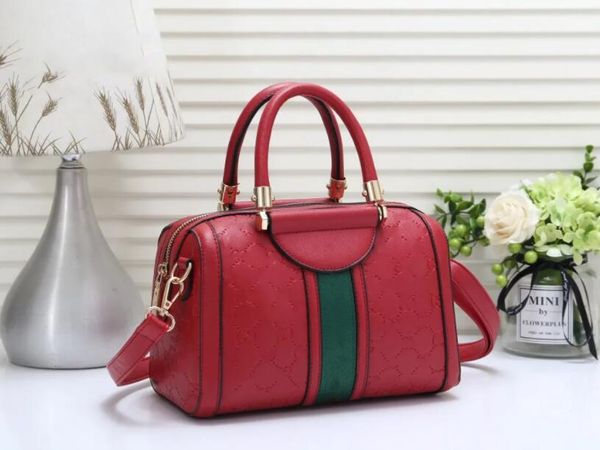 cc embossed travel bag large capacity men's handbags women's shoulders bag luxury leather handbag luggage courier shoulder messeng
cc embossed travel bag large capacity men's handbags women's shoulders bag luxury leather handbag luggage courier shoulder messeng