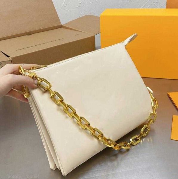 luxurys medium handbag women chain bag fashion designers purses womens leather embossing totes shoulderstrap removable shoulder bags
luxurys medium handbag women chain bag fashion designers purses womens leather embossing totes shoulderstrap removable shoulder bags