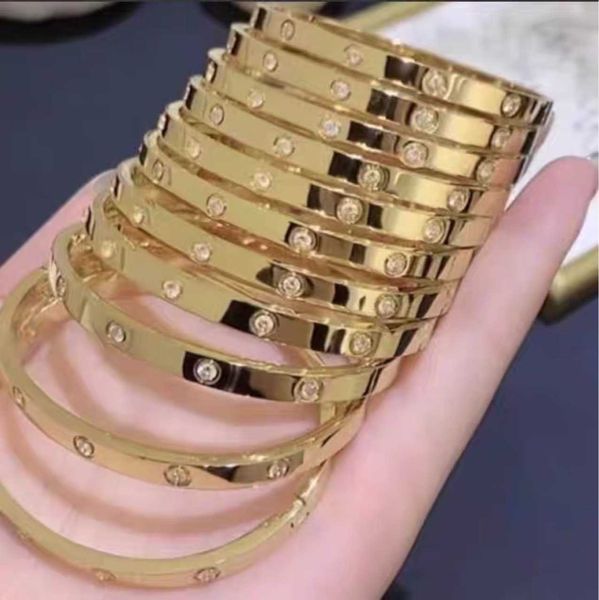 designer c home clasp bracelet zircon is not easy to fade and allergic, Black
designer c home clasp bracelet zircon is not easy to fade and allergic, Black