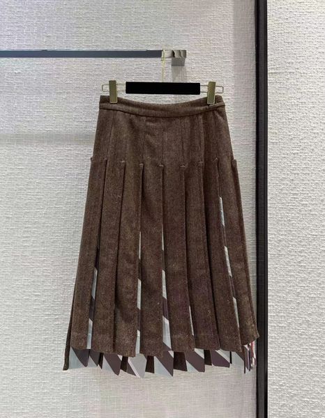 2023 new spring autumn fashionable milan designer skirts fashion a skirts women brand same style dress 1222-25, Black
2023 new spring autumn fashionable milan designer skirts fashion a skirts women brand same style dress 1222-25, Black