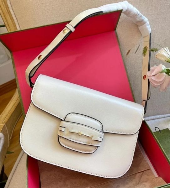 designer shoulder bags classical letter label crossbody bag mini satchel banquet shopping wedding leisure business package tote handbag
designer shoulder bags classical letter label crossbody bag mini satchel banquet shopping wedding leisure business package tote handbag