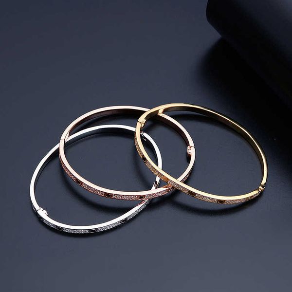 original products card mantianxing bracelet women's titanium steel plated 18k gold with screwdriver full drilld7kg, Black
original products card mantianxing bracelet women's titanium steel plated 18k gold with screwdriver full drilld7kg, Black