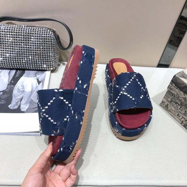 2023 womens slippers fashion embroidered canvas designer slides slip on slipper girls 60mm canvas covered platform sandals and dust bags big, Black
2023 womens slippers fashion embroidered canvas designer slides slip on slipper girls 60mm canvas covered platform sandals and dust bags big, Black