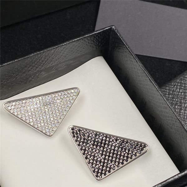 full diamond designer pin letter rhinestone brooch women personality black crystal pins dress coat brooches with box, Gray
full diamond designer pin letter rhinestone brooch women personality black crystal pins dress coat brooches with box, Gray