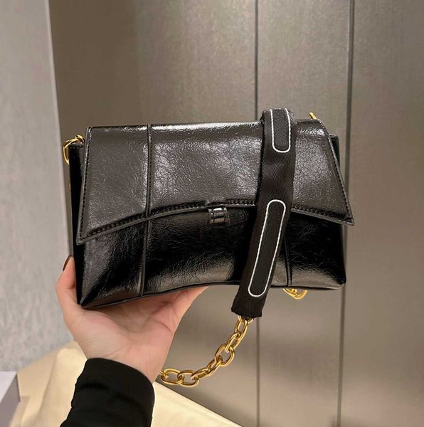 designers shoulder bags luxurys graffiti bag handbags purses full range wholesale women designer crossbody bag 7a bra nd with box
designers shoulder bags luxurys graffiti bag handbags purses full range wholesale women designer crossbody bag 7a bra nd with box