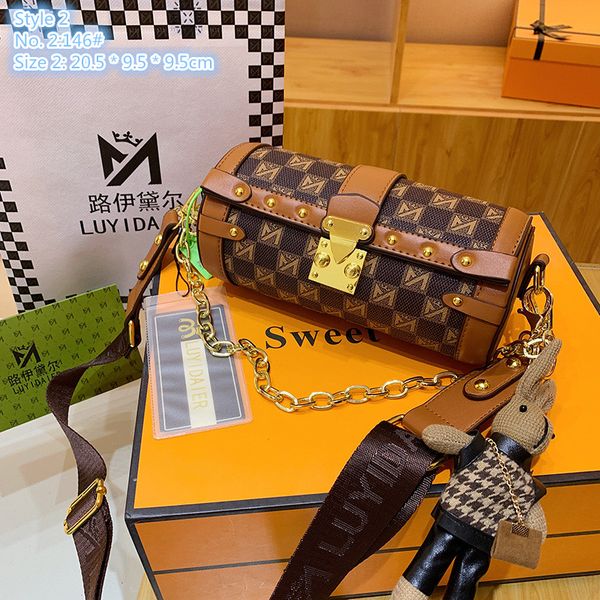 Wholesale factory ladies shoulder bags 2 styles street personality pattern pillow bag round printed handbag elegant atmosphere mobile phone coin purse, Brown-7651#-style 1
Wholesale factory ladies shoulder bags 2 styles street personality pattern pillow bag round printed handbag elegant atmosphere mobile phone coin purse, Brown-7651#-style 1