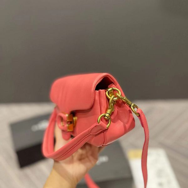 designers bag leather handbag tabby luxury letter crossbody bag shoulder bags multifunctional purse classic simplicity fashion trend good ma
designers bag leather handbag tabby luxury letter crossbody bag shoulder bags multifunctional purse classic simplicity fashion trend good ma