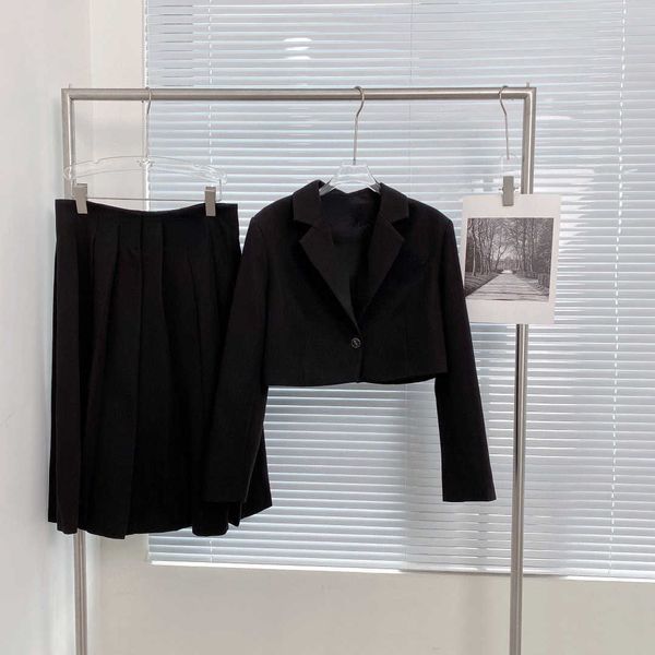 women's two piece pants early autumn new fashion triangle micro label, White
women's two piece pants early autumn new fashion triangle micro label, White