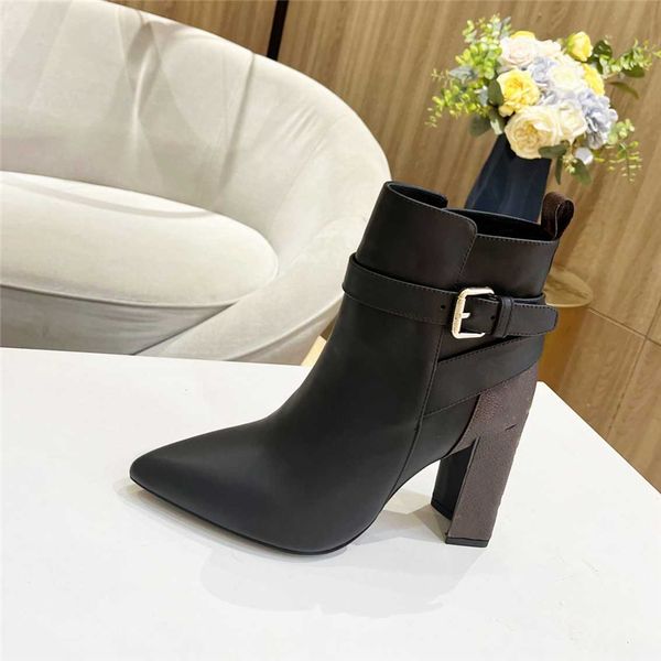 super mini boots louiseity fashion women decorative flat heel winter thick sole leather warm wool high heel snow viutonity 07-015, Black
super mini boots louiseity fashion women decorative flat heel winter thick sole leather warm wool high heel snow viutonity 07-015, Black