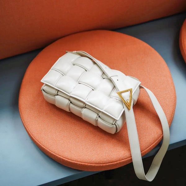 genuine leather pochette botega cassette famous bag fashion designers totes shoulder luxurys crossbody alpin mens womens hangbag classic fla
genuine leather pochette botega cassette famous bag fashion designers totes shoulder luxurys crossbody alpin mens womens hangbag classic fla