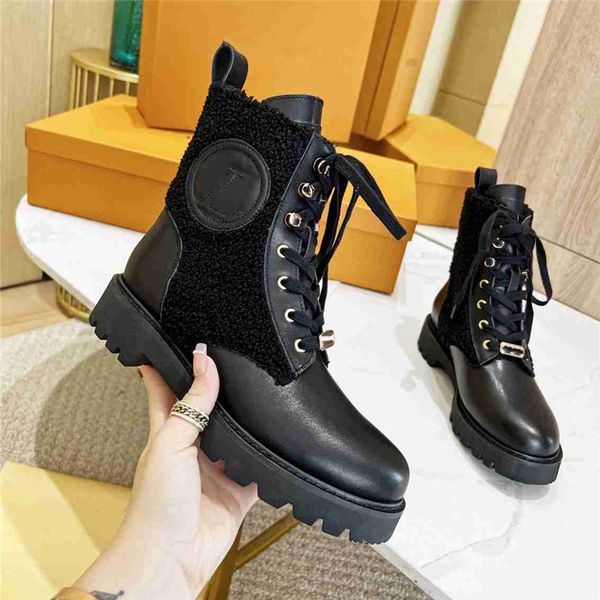 super mini boots louiseity fashion women decorative flat heel winter thick sole leather warm wool high heel snow viutonity 07-01, Black
super mini boots louiseity fashion women decorative flat heel winter thick sole leather warm wool high heel snow viutonity 07-01, Black