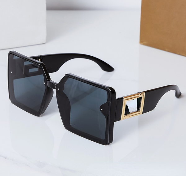 new sunglasses fashion women's uv protection to make big face thin-looked women's women's summer, White;black
new sunglasses fashion women's uv protection to make big face thin-looked women's women's summer, White;black