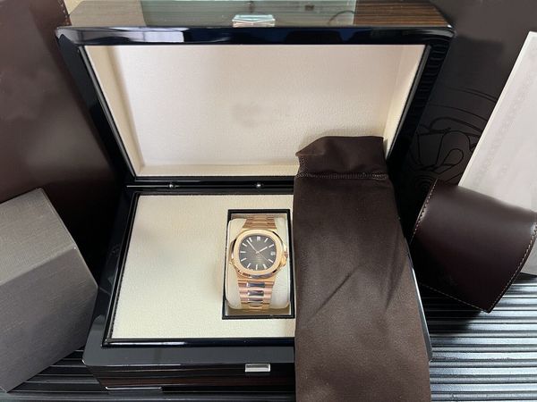 watch 5711/1a-014 nautilus rose gold dial 40mm stainless steel automatic no box, Slivery;brown
watch 5711/1a-014 nautilus rose gold dial 40mm stainless steel automatic no box, Slivery;brown