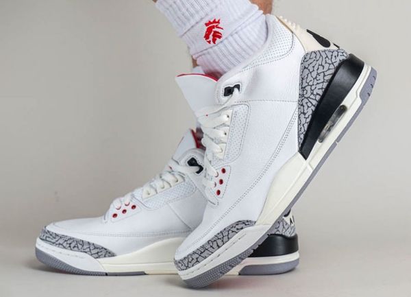 authentic 3 white cement reimagined shoes summit white/fire red-black-cement grey men basketball sports sneakers with original box size us7-
authentic 3 white cement reimagined shoes summit white/fire red-black-cement grey men basketball sports sneakers with original box size us7-