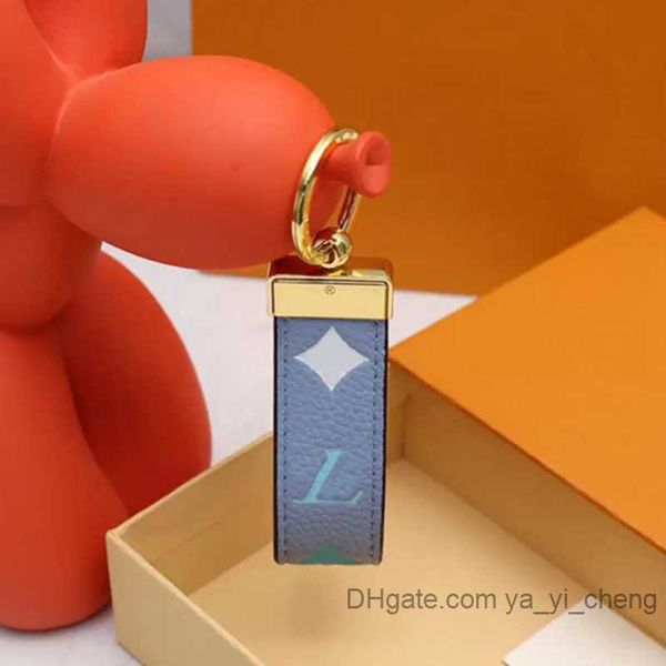 designer classic keychains for men women couple lovers leather car key buckle girls bag pendants keyrings fashion keychain with box yayichen, Silver
designer classic keychains for men women couple lovers leather car key buckle girls bag pendants keyrings fashion keychain with box yayichen, Silver