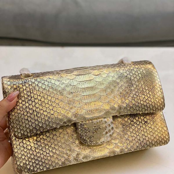 classic original quality luxury designer bags serpentine totes handbags purse leather shoulder bag crossbodys handbags purses wallets fashio
classic original quality luxury designer bags serpentine totes handbags purse leather shoulder bag crossbodys handbags purses wallets fashio