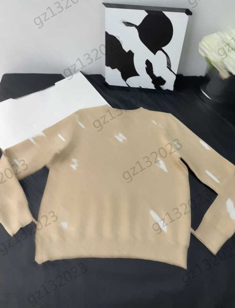 womens sweaters color contrast logo jacquard crewneck pullover long sleeves knitted sweater simple design casual style joker knitwear women, White;black
womens sweaters color contrast logo jacquard crewneck pullover long sleeves knitted sweater simple design casual style joker knitwear women, White;black