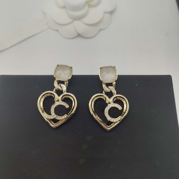 2023 luxury quality charm drop earring with heart shape and white diamond in 18k gold plated have box stamp ps7478a, Golden
2023 luxury quality charm drop earring with heart shape and white diamond in 18k gold plated have box stamp ps7478a, Golden