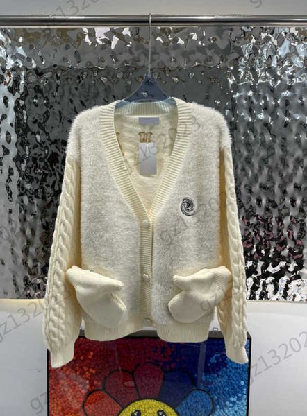 womens sweaters three-dimensional glove pocket plush knitted cardigan back letter embroidery bear doll decoration casual knitwear women clot, White;black
womens sweaters three-dimensional glove pocket plush knitted cardigan back letter embroidery bear doll decoration casual knitwear women clot, White;black