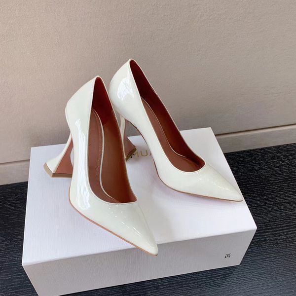 muaddi begum amina patent leather pumps shoes slip-on spool stiletto heels 95mm women luxurys designers dress shoe evening heeled factory hq, Black
muaddi begum amina patent leather pumps shoes slip-on spool stiletto heels 95mm women luxurys designers dress shoe evening heeled factory hq, Black