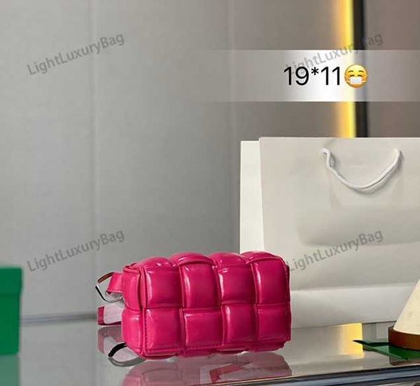 5a designer crossbody bag fashion cross body eye-catching shoulder bags womens real leather classic luxury handbags tote female purses 22122
5a designer crossbody bag fashion cross body eye-catching shoulder bags womens real leather classic luxury handbags tote female purses 22122