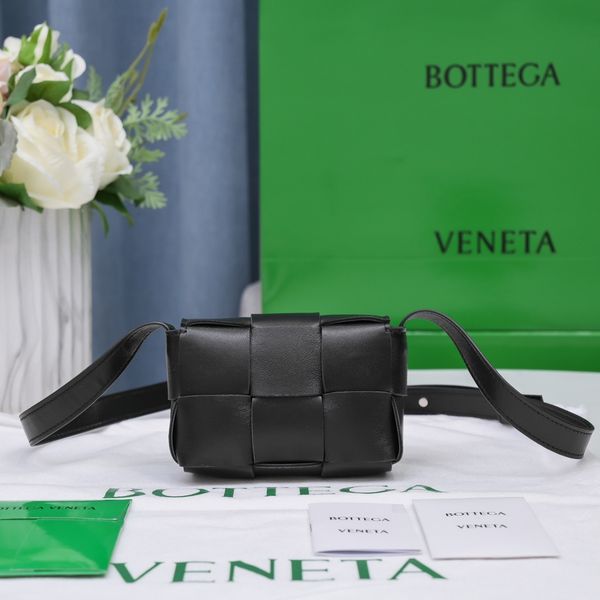 2023 designer handbag shoulder chain bag clutch flap totes bags wallet check velour thread purse double letters solid hasp waist square stri
2023 designer handbag shoulder chain bag clutch flap totes bags wallet check velour thread purse double letters solid hasp waist square stri