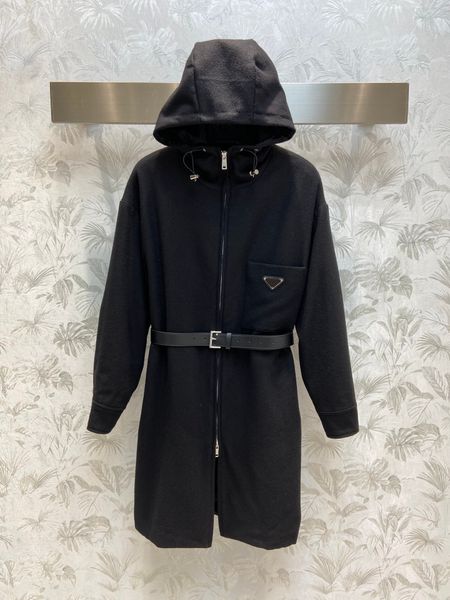 2022 autumn womens trench coats long gold triangle label windbreaker jacket metal belt designer luxury women embroidery letter print outerwe, Tan;black
2022 autumn womens trench coats long gold triangle label windbreaker jacket metal belt designer luxury women embroidery letter print outerwe, Tan;black