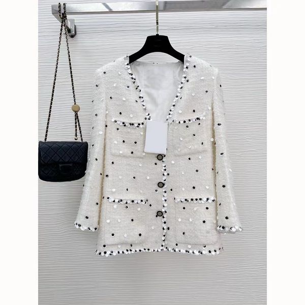 chan new 2023 women's brand jacket fashion autumn winter logo grade metal chain tweed coat leisure spring long style coat women birthda, Black;brown
chan new 2023 women's brand jacket fashion autumn winter logo grade metal chain tweed coat leisure spring long style coat women birthda, Black;brown