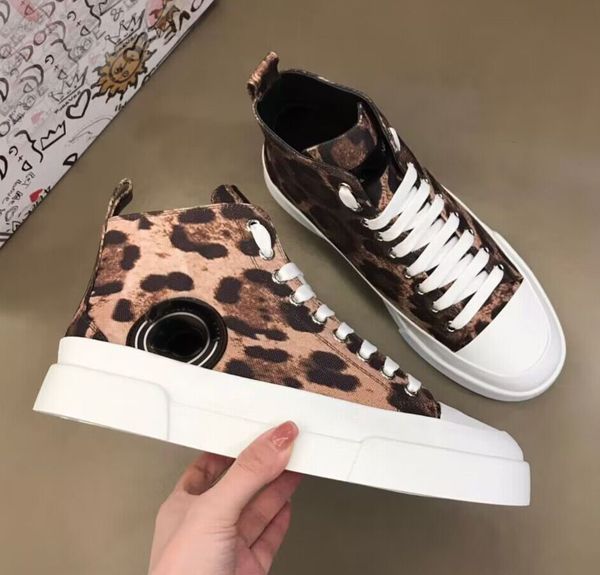 luxury sneaker high platform sneakers men shoes rubberized calfskin leather walking men thick sole rubber outdoor trainers peacock brocade e, Black
luxury sneaker high platform sneakers men shoes rubberized calfskin leather walking men thick sole rubber outdoor trainers peacock brocade e, Black