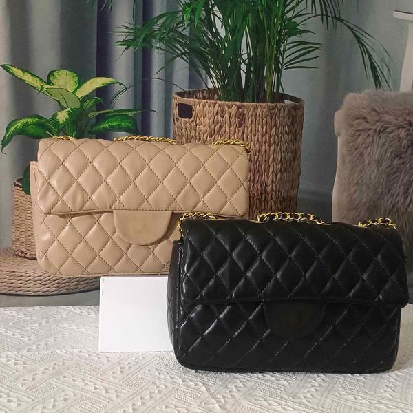 bags totes handbag designer bag women classic luxury brand imitation leather letter plaid splicing buckle shoulder bag fashion dinner wallet
bags totes handbag designer bag women classic luxury brand imitation leather letter plaid splicing buckle shoulder bag fashion dinner wallet