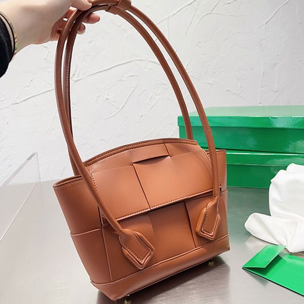 woven shopping bag large capacity tote bag women handbag fashion letter cowhide genuine leather interior zip pocket flap shoulder purse lady
woven shopping bag large capacity tote bag women handbag fashion letter cowhide genuine leather interior zip pocket flap shoulder purse lady