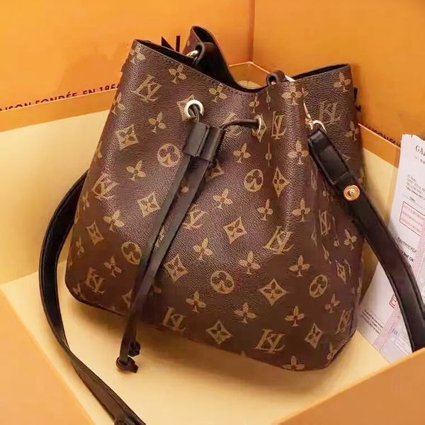 2022 vuitton women messenger bag classic luxurys designers fashion womens bags lady totes handbags speedy with key shoulder strap dust handb
2022 vuitton women messenger bag classic luxurys designers fashion womens bags lady totes handbags speedy with key shoulder strap dust handb
