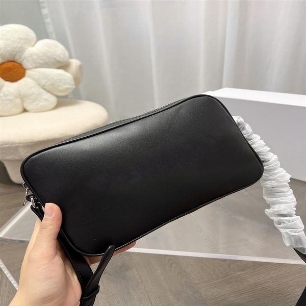 medium messenger bag in shoulder bags canvas with letter print black designer crossbody bags celins283s
medium messenger bag in shoulder bags canvas with letter print black designer crossbody bags celins283s