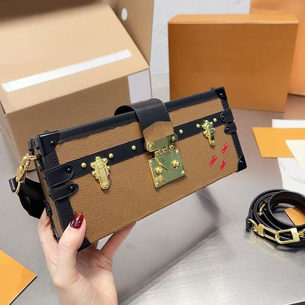women box crossbody bag classic handbags purse old flower letters removable wide strap gold hardware genuine leather 26cm
women box crossbody bag classic handbags purse old flower letters removable wide strap gold hardware genuine leather 26cm