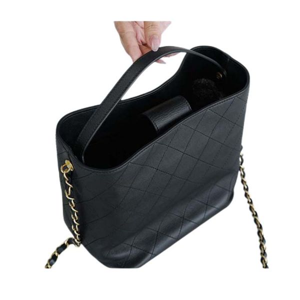 large capacity designer bag tote bag shoulder luxury designers waxy leather messenger bags women cross body satchel lady vintage designe han
large capacity designer bag tote bag shoulder luxury designers waxy leather messenger bags women cross body satchel lady vintage designe han