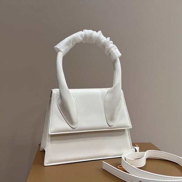 quality women handbags cross body designer bags circle hand design high-grade texture single shoulder messenger cowhide thin shoulder strap
quality women handbags cross body designer bags circle hand design high-grade texture single shoulder messenger cowhide thin shoulder strap