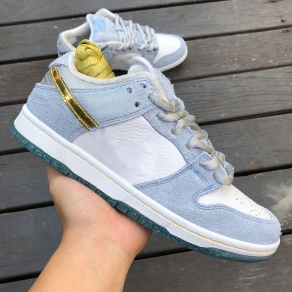 authentic low sean cliver dunks holiday special shoes white/psychic blue-metallic gold velvety suede men women sports sneakers dc9936-100
authentic low sean cliver dunks holiday special shoes white/psychic blue-metallic gold velvety suede men women sports sneakers dc9936-100
