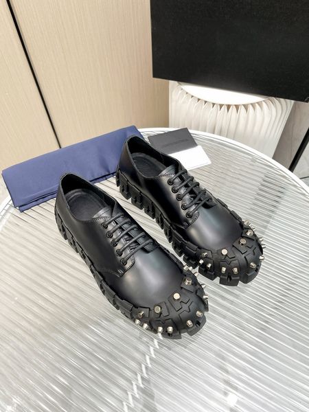 man casual shoes genuine leather men loafers sneakers rivet designer runner comfortable trainers, Black
man casual shoes genuine leather men loafers sneakers rivet designer runner comfortable trainers, Black