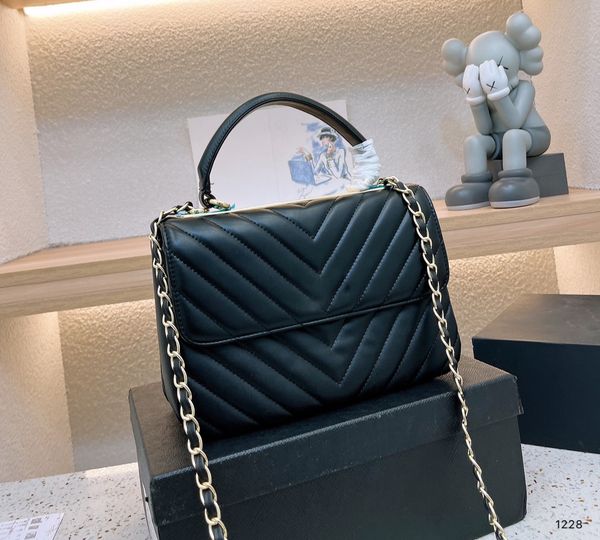 luxury tote purse shoulder bag brand handbag message bags genuine leather crossbody lambskin 5a quality trendy 25cm gold chain quilted doubl
luxury tote purse shoulder bag brand handbag message bags genuine leather crossbody lambskin 5a quality trendy 25cm gold chain quilted doubl