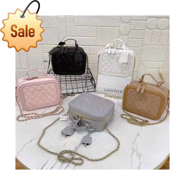 luxury designer handbags crossbody bag tote 2023 new women's fashion texture leather one shoulder makeup bags gift box packaging factor
luxury designer handbags crossbody bag tote 2023 new women's fashion texture leather one shoulder makeup bags gift box packaging factor