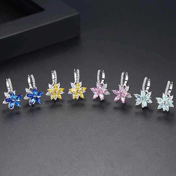 fashion designer hoop crystal flowers stud earring vintage jewelry copper 925 sterling cz diamond sparkling women men earrings for lover gif, Golden;silver
fashion designer hoop crystal flowers stud earring vintage jewelry copper 925 sterling cz diamond sparkling women men earrings for lover gif, Golden;silver